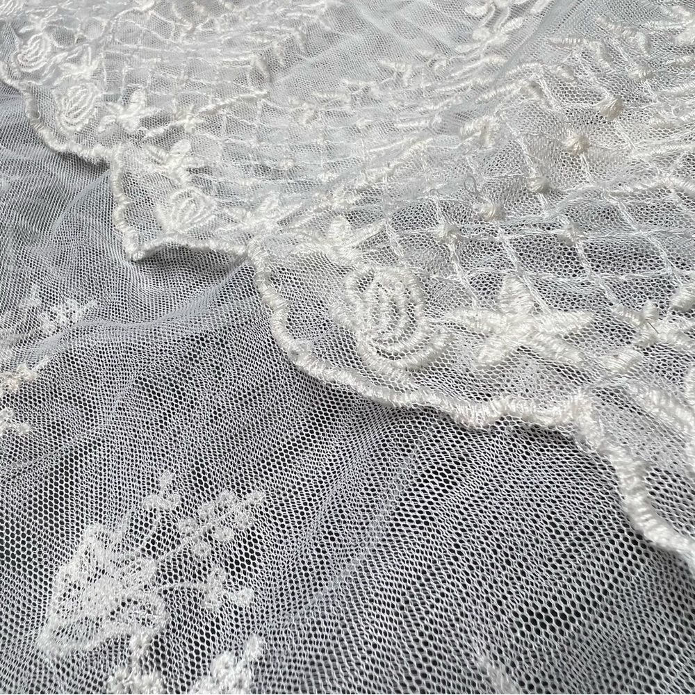 ❌SOLD❌ AEO Cami Tank Top Tiered Mesh Lace Embroidered Festival Off White Cream M - Picture 12 of 17